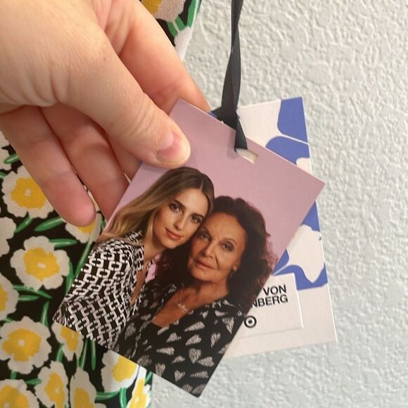 NEW Diane Von Furstenberg x Target 90's Shift Yellow Poppy Mini Dress Size 10 - Picture 4 of 9